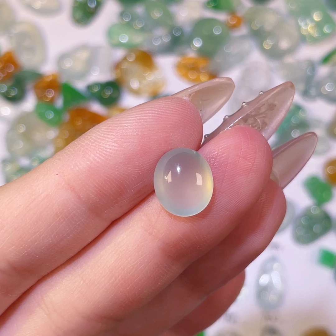 翡翠未镶嵌颈饰裸石