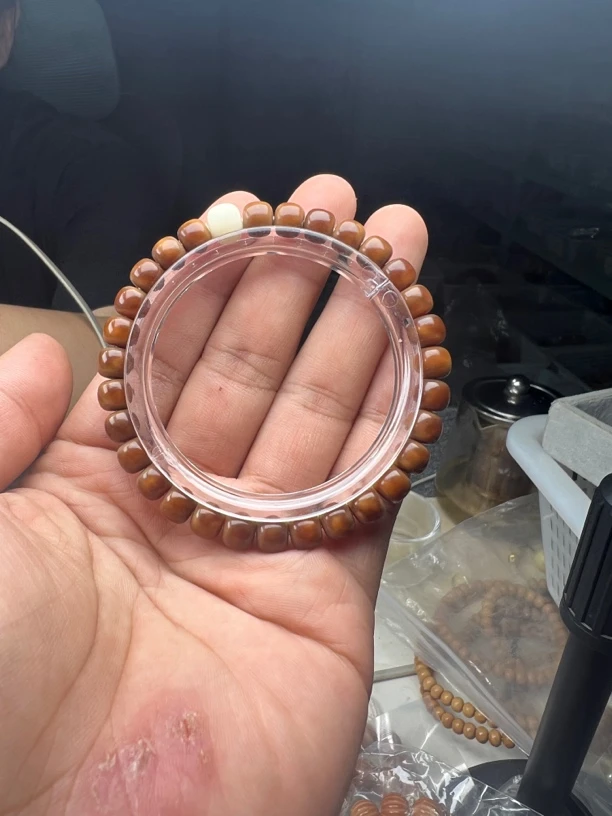 保真龙脊菩提（有钥匙孔）“黑玫瑰”桶珠尺寸7.5mm左右（高抛缩尺0.3）