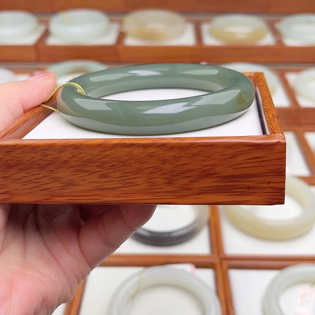 和田玉手镯未镶嵌60