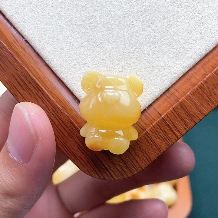 琥珀裸石未镶嵌蜜蜡