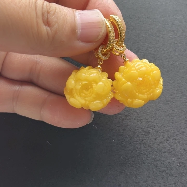 琥珀未镶嵌裸石耳坠