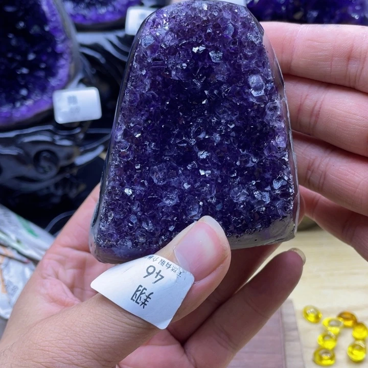 未镶嵌水晶大型摆件（非配饰）