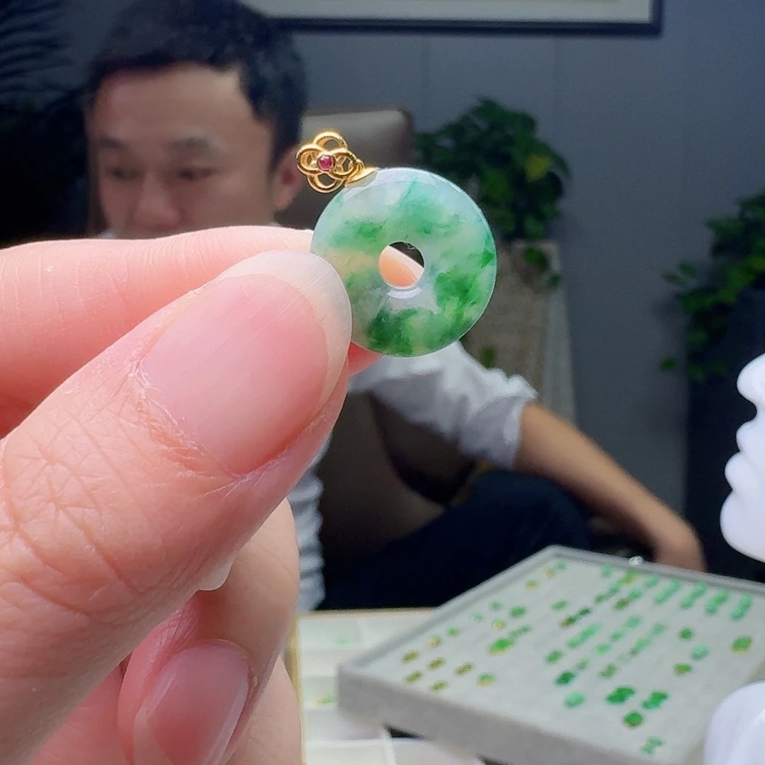 翡翠18K金镶嵌吊坠(不含链)天然