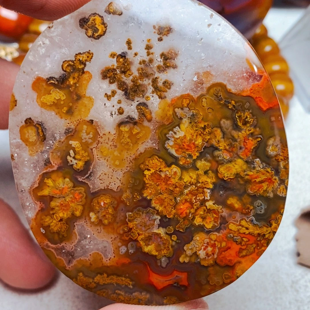 正***存玛瑙/玉髓未镶嵌颈饰