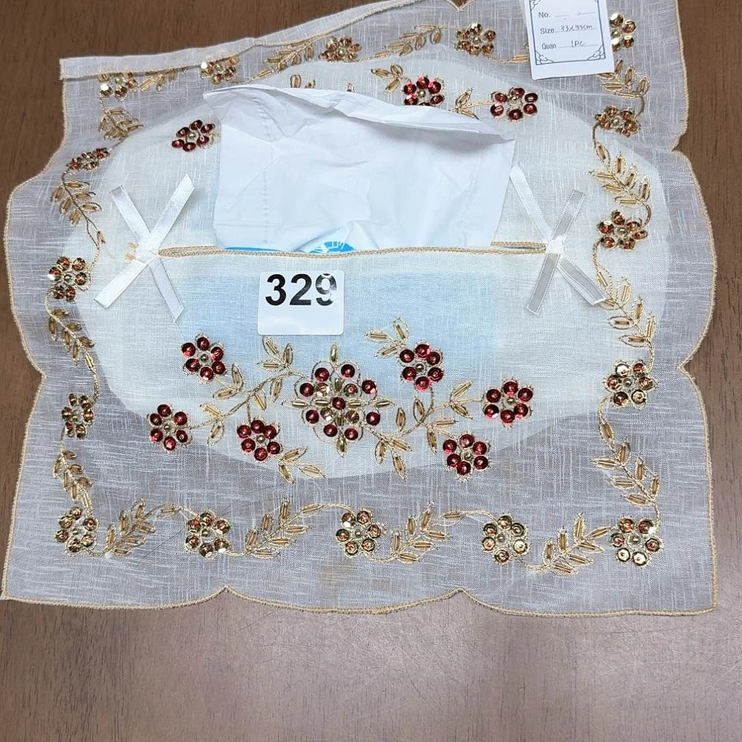 毛绒329号 红色迪拜珠绣纸巾盒