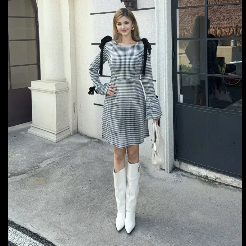Rayhon秋季女士格纹蝴蝶结长袖收腰褶皱短款圆领连衣裙