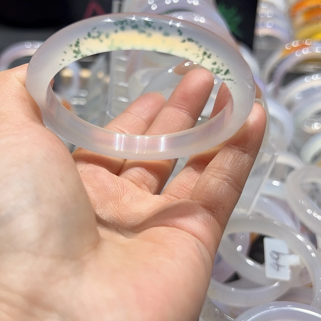 岁***づ玛瑙/玉髓未镶嵌手镯