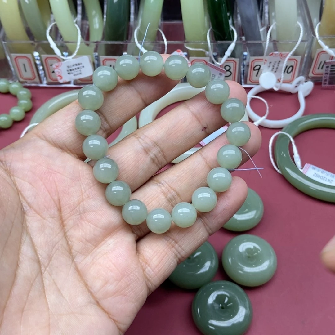 和田玉手串未镶嵌春****尔卡10