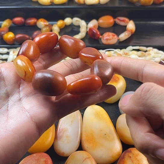 拂***玉和田玉未镶嵌颈饰