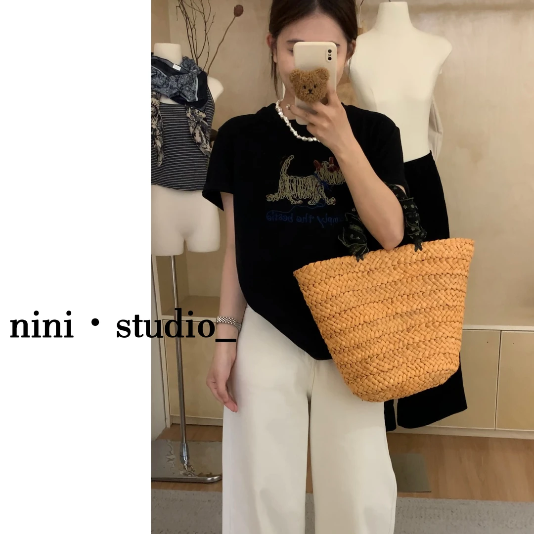 nini·早春韩系刺绣线条小狗磨毛ins风短袖T恤