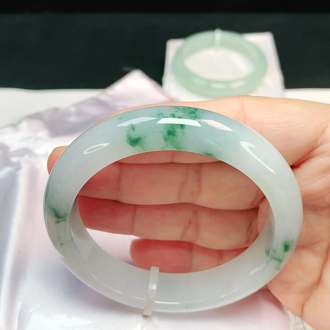 翡翠未镶嵌手镯正圈53.2