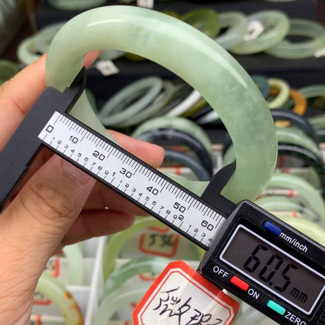 未镶嵌蛇纹石玉手镯924