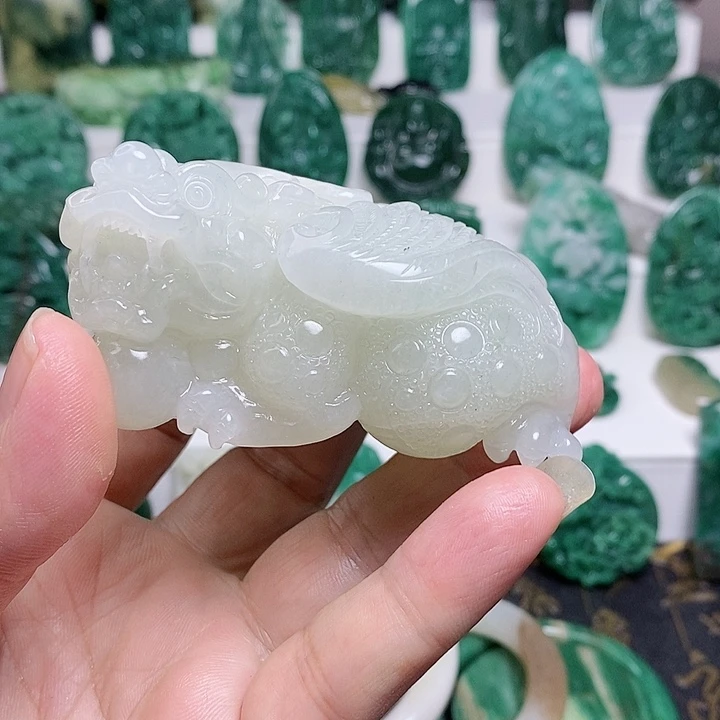 未镶嵌独山玉颈饰绽*
