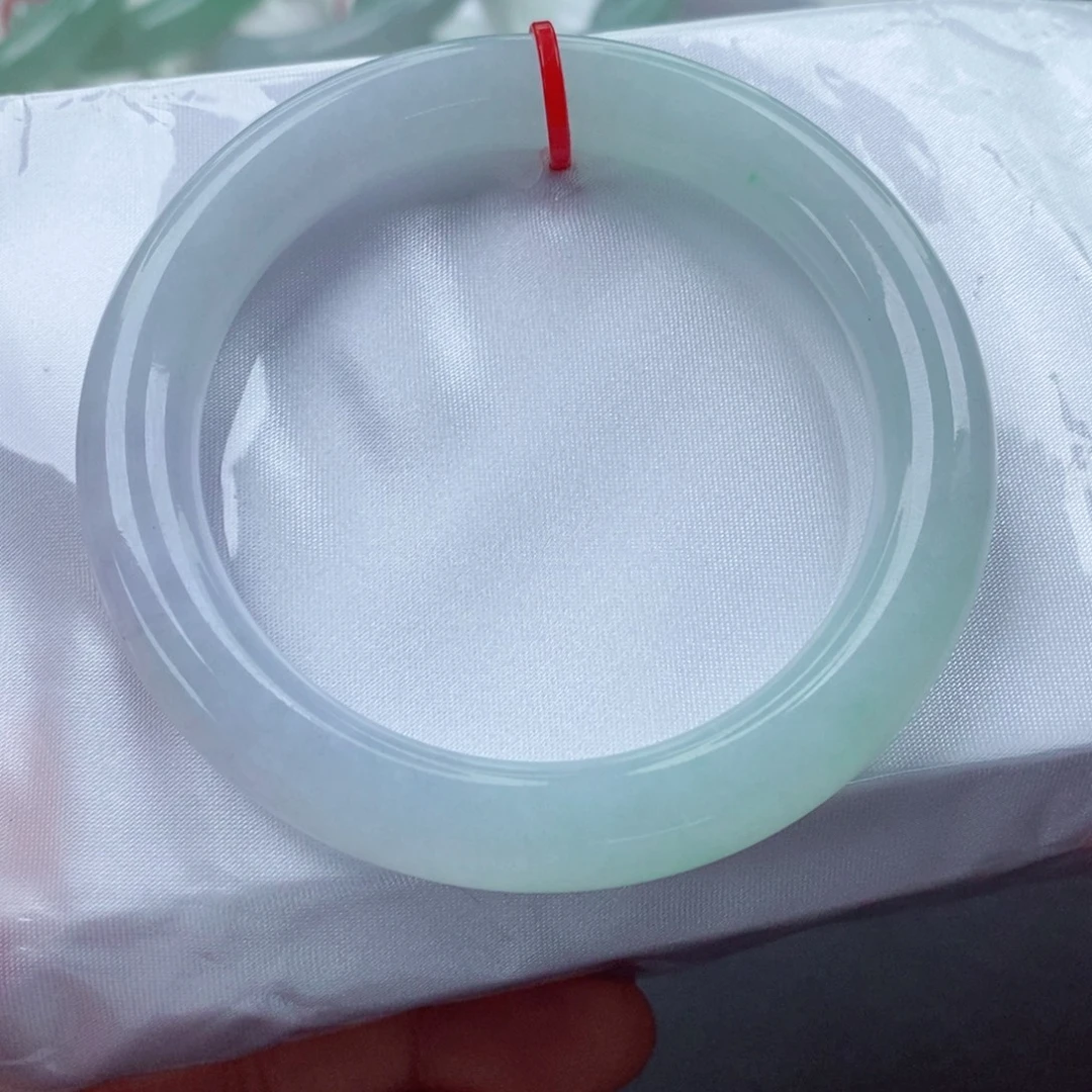 翡翠未镶嵌手镯（圆镯）57圈