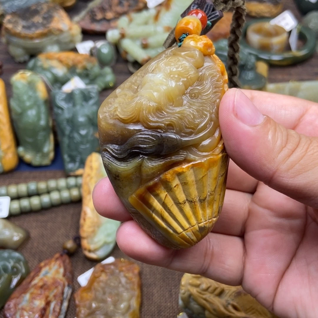 初***意未镶嵌岫岩河磨玉（透闪石质玉）珠宝奇石