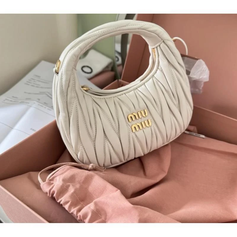 95新 MIU MIU/缪缪  白色褶皱mini wander hobo包 17cm 16860163