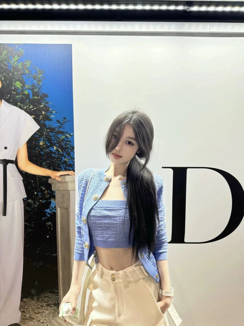 气质时髦弹力挂脖针织背心开衫新色挂脖套装女