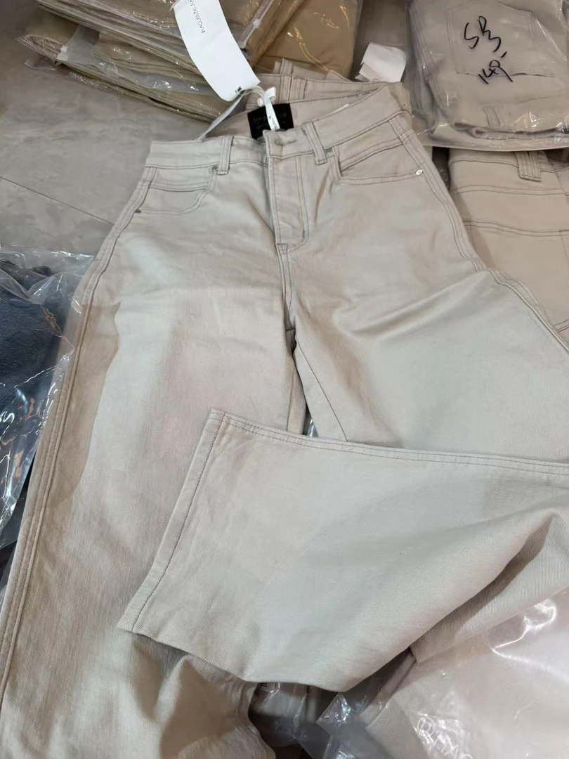 580226杏色直筒裤