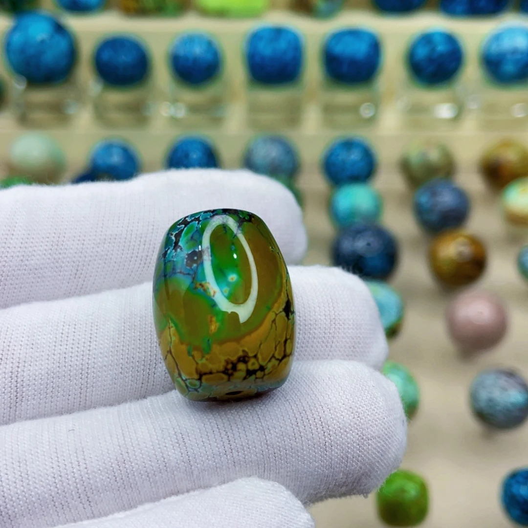 未镶嵌绿松石颈饰