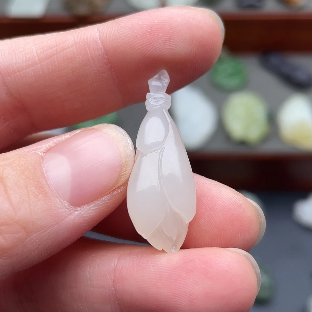 和田玉未镶嵌颈饰冰粉玉兰花配饰