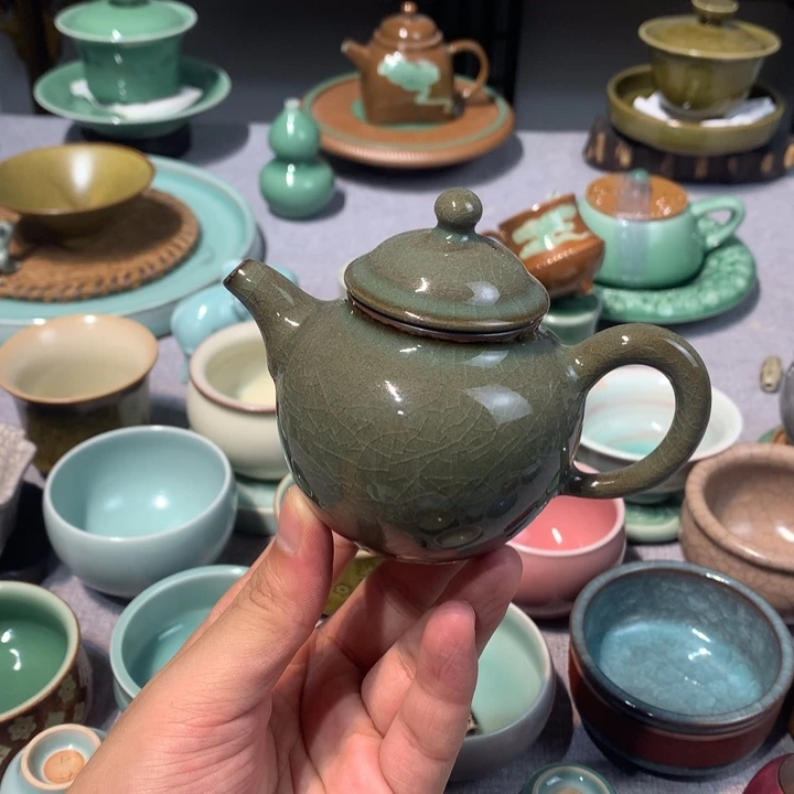 龙泉青瓷铁胎梅子青