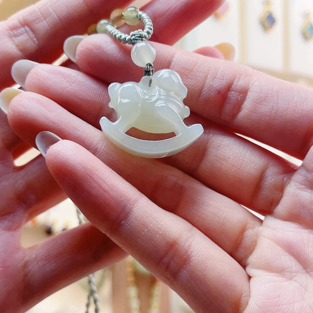 y***y和田玉未镶嵌吊坠(赠链)