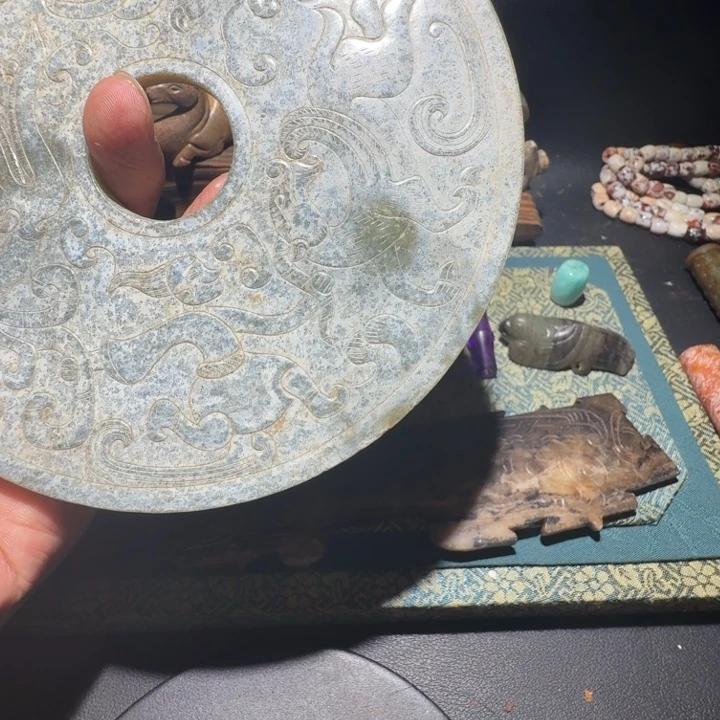 用***9和田玉未镶嵌挂件