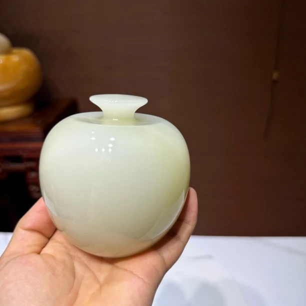 天然玉石苹果摆件工艺品