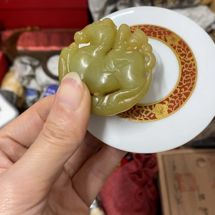 瓷片哈中古工艺品一件