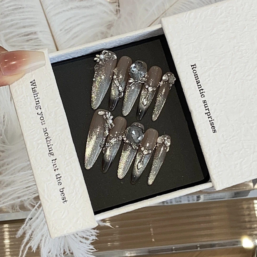 美甲轻奢高级感方钻爆闪侧光法式猫眼桃桃黑巧穿戴甲贴片