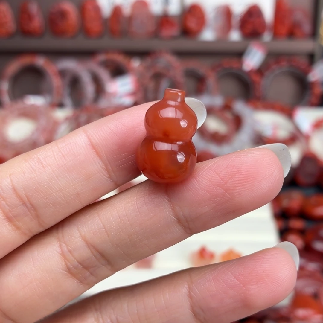 荔***e南红玛瑙未镶嵌颈饰胖葫芦