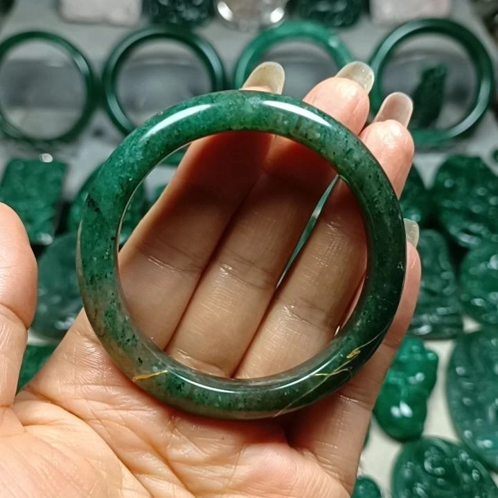 独山玉未镶嵌手镯52