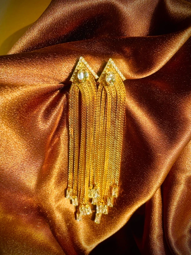 铜合金无非金属耳饰 Vintage金色流苏爪镶钻扫肩