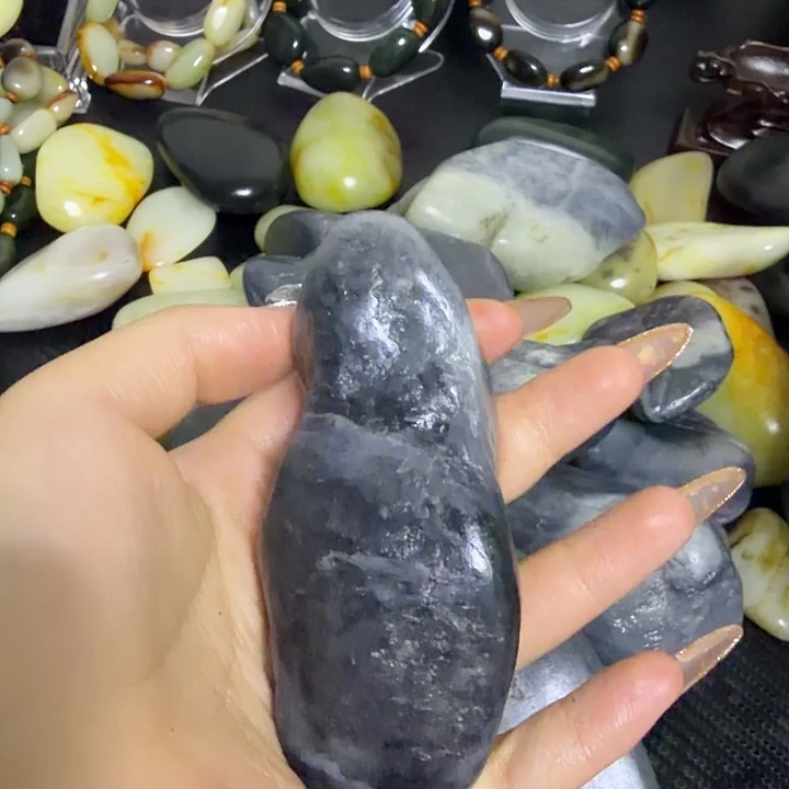 旺****和田玉未镶嵌挂件