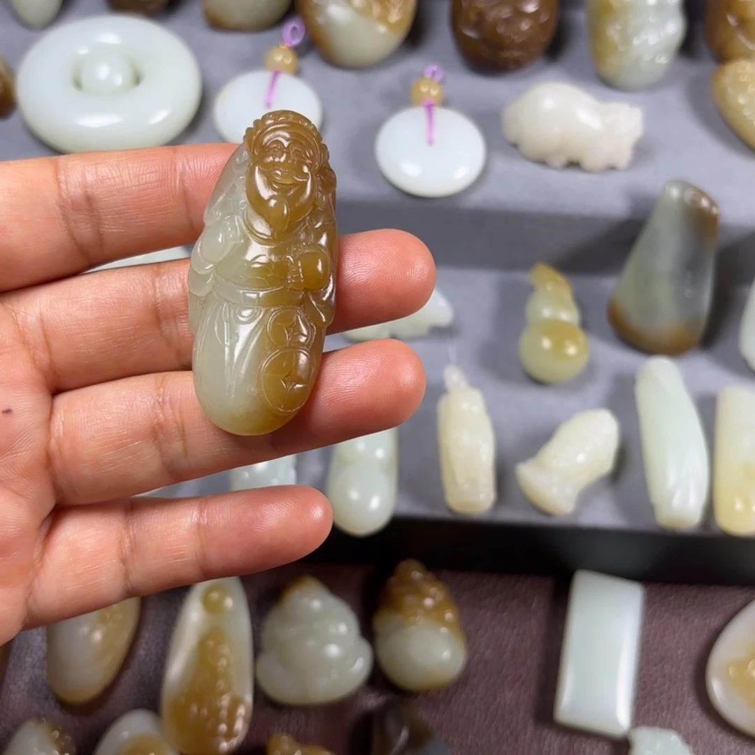 和田玉（糖玉）未镶嵌颈饰