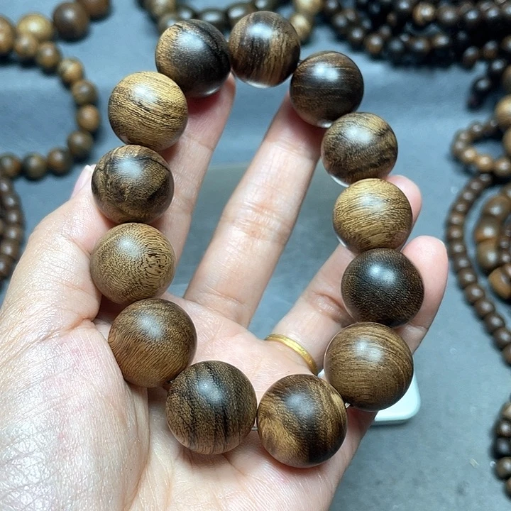 沉香手串白棋瘤疤1.8