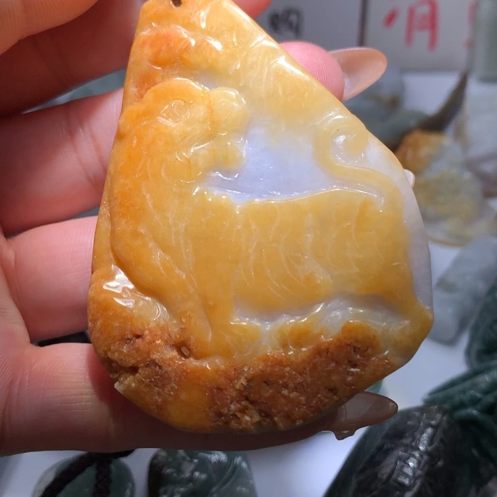 翡翠未镶嵌颈饰保真天然A货翡翠