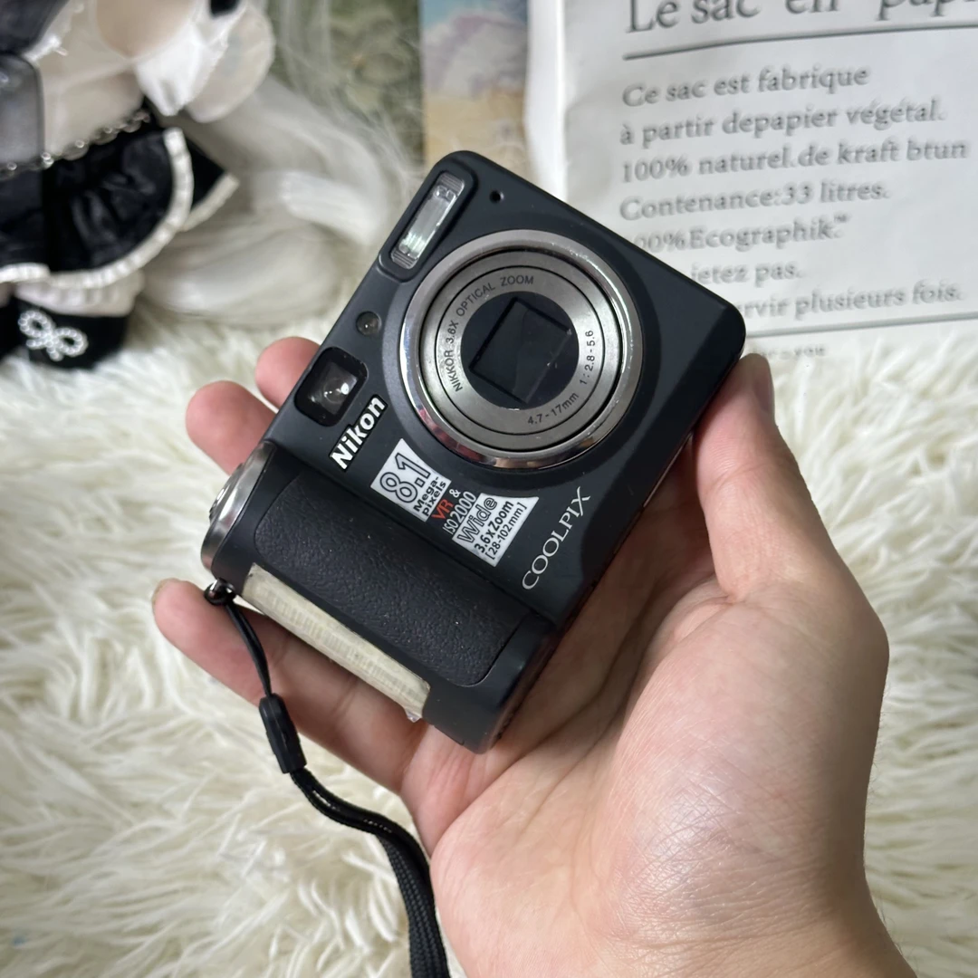 9新 Nikon/尼康 尼康p50冷白皮柔焦适合新手五号电池供电带配件