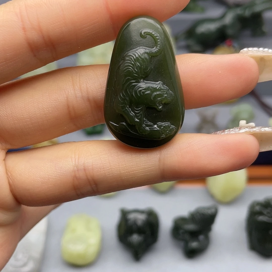 和田玉未镶嵌挂件