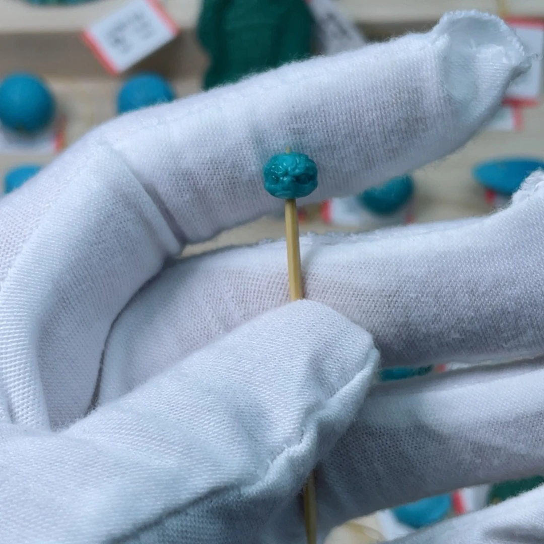 绿松石未镶嵌挂件