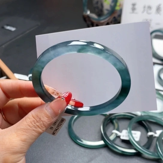 翡翠手镯未镶嵌58尺寸