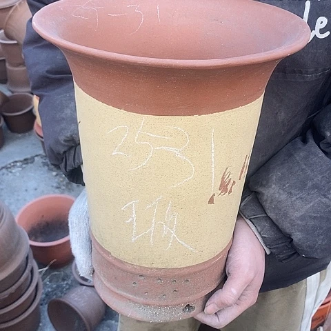 紫砂中国宜兴紫砂花，