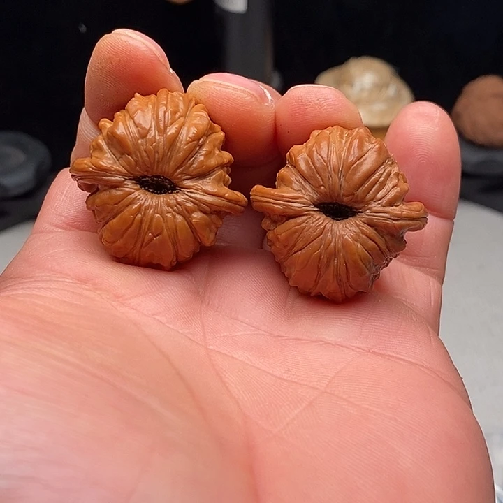 文玩核桃把件33尺第一楼