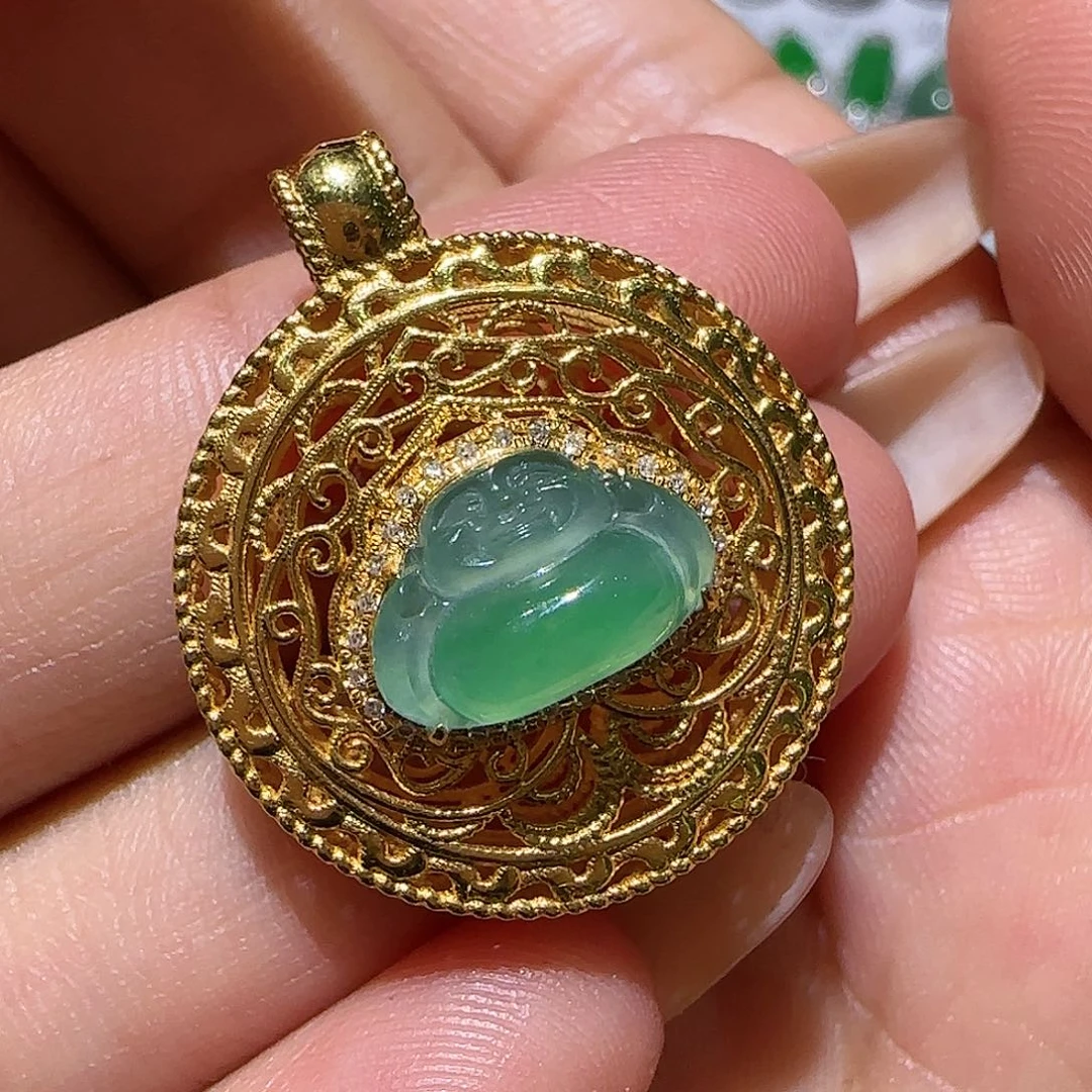 【闪购商品】颈饰18K金镶嵌翡翠天然