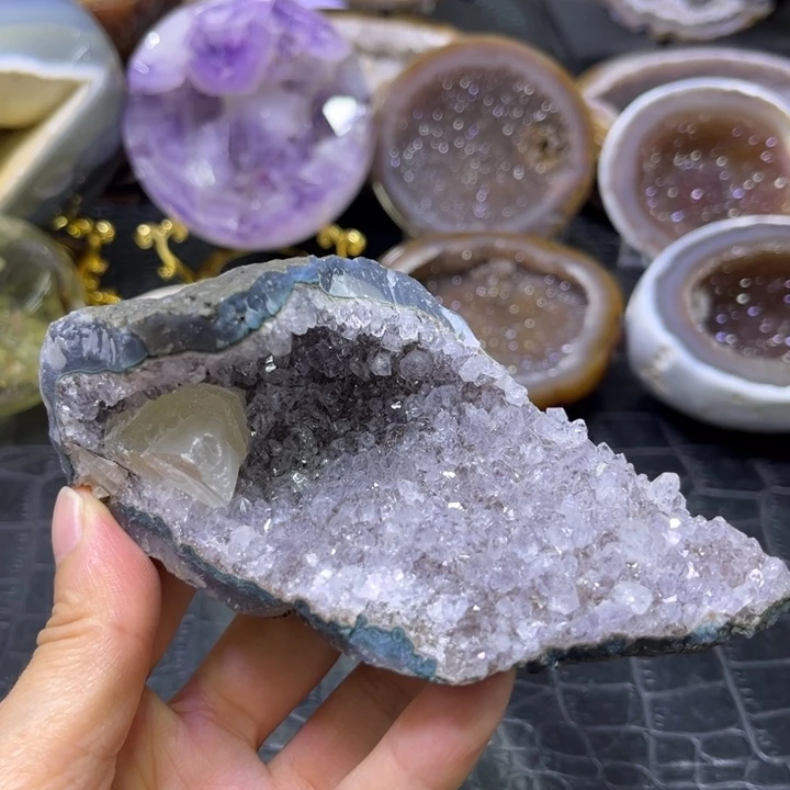 未镶嵌发饰水晶奇石洞