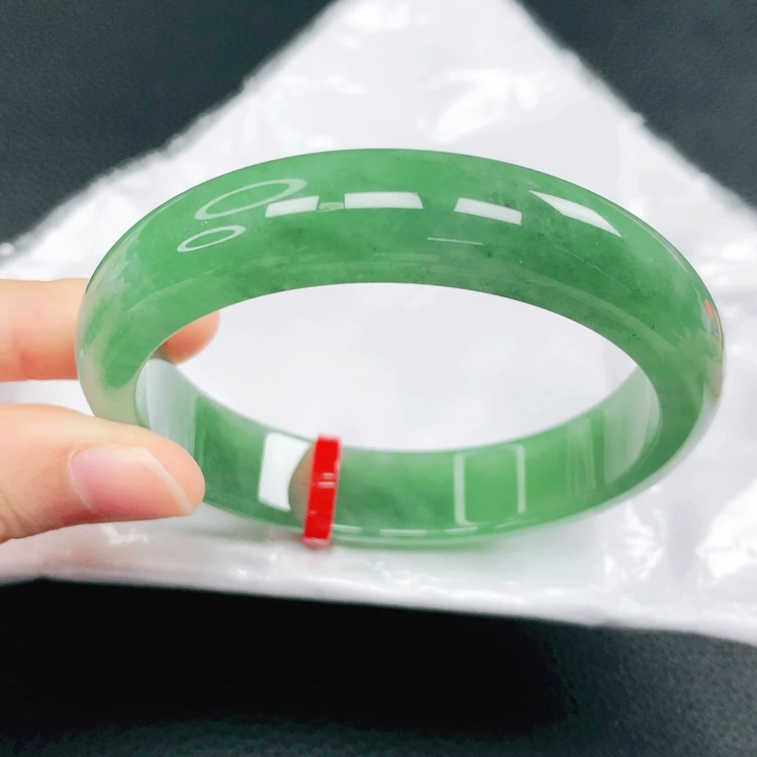 翡翠未镶嵌手镯57圈