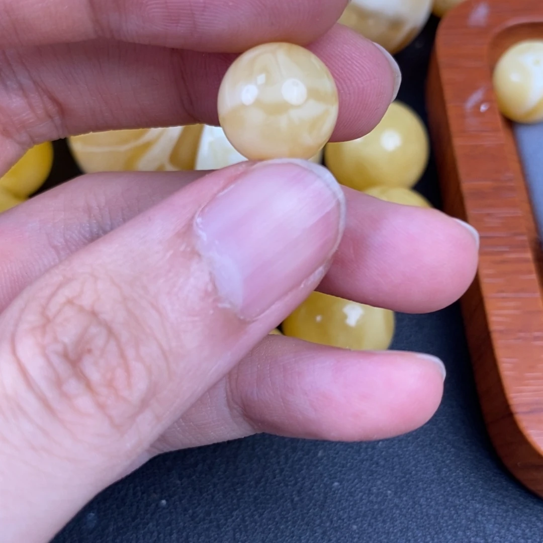 裸石琥珀未镶嵌79
