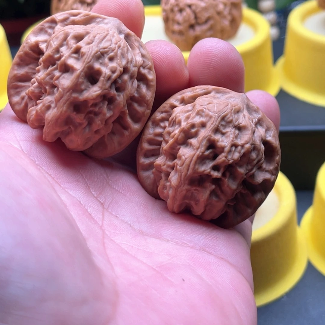 文玩核桃吊坠36野狼