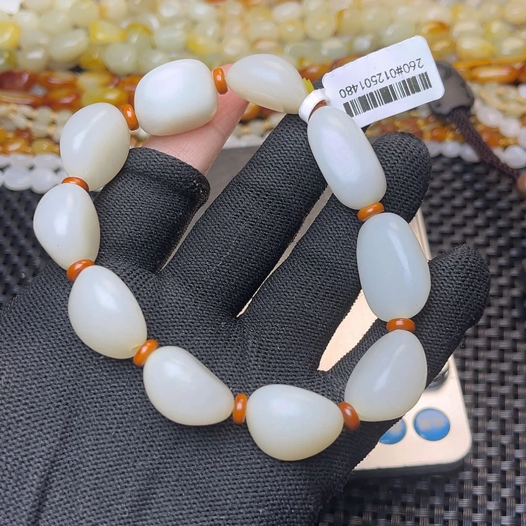 未镶嵌手链和田玉砥**行