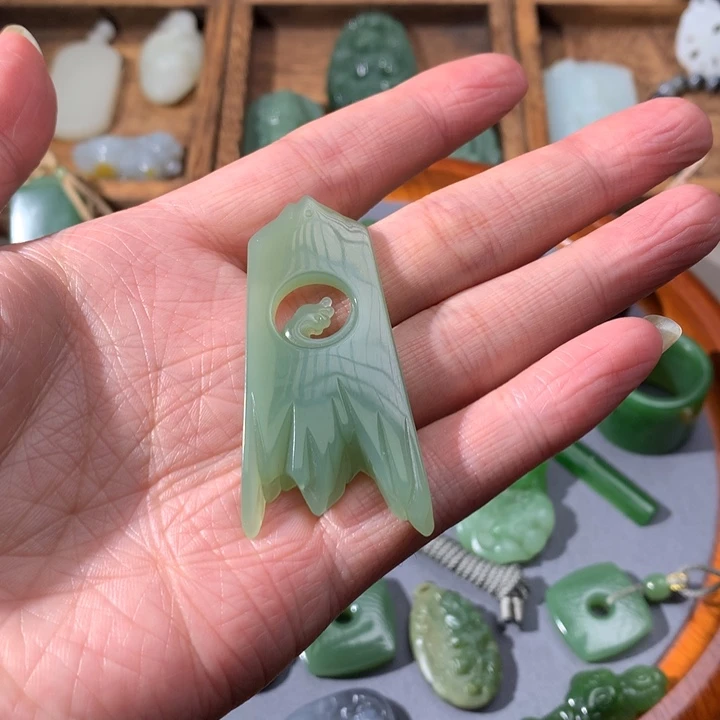 和田玉未镶嵌颈饰